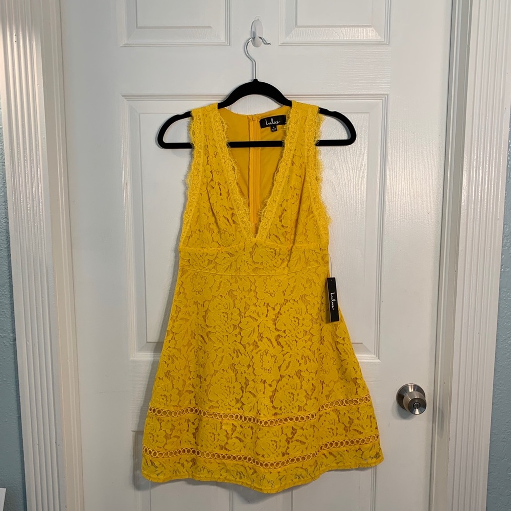 Lace yellow dress from LuLu’s.... new with tags!